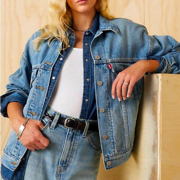 NWT Levi's® Premium 90S TRUCKER JACKET Jean Denim Boyfriend Baggy - Picture 1 of 5